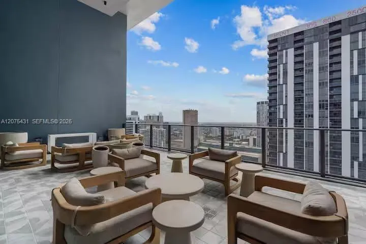 121 NE 5th St #1711 Miami, FL 33132