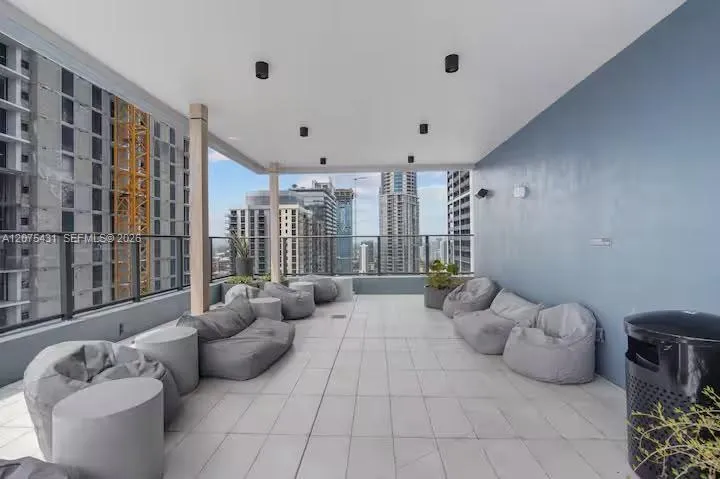 121 NE 5th St #1711 Miami, FL 33132