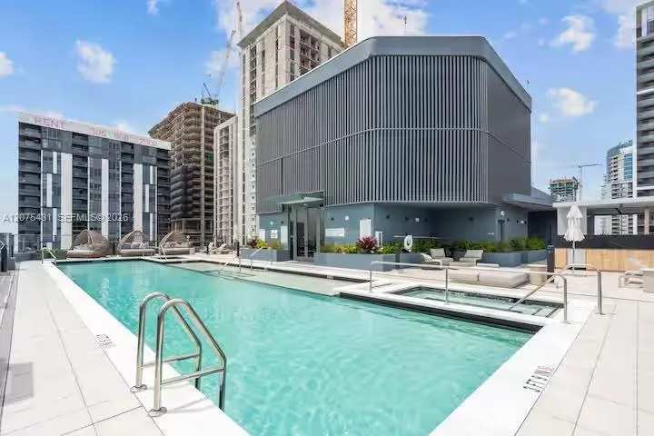 121 NE 5th St #1711 Miami, FL 33132
