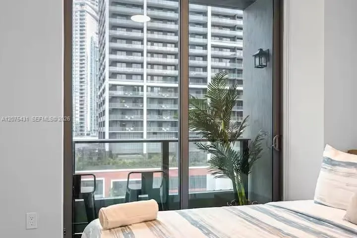 121 NE 5th St #1711 Miami, FL 33132