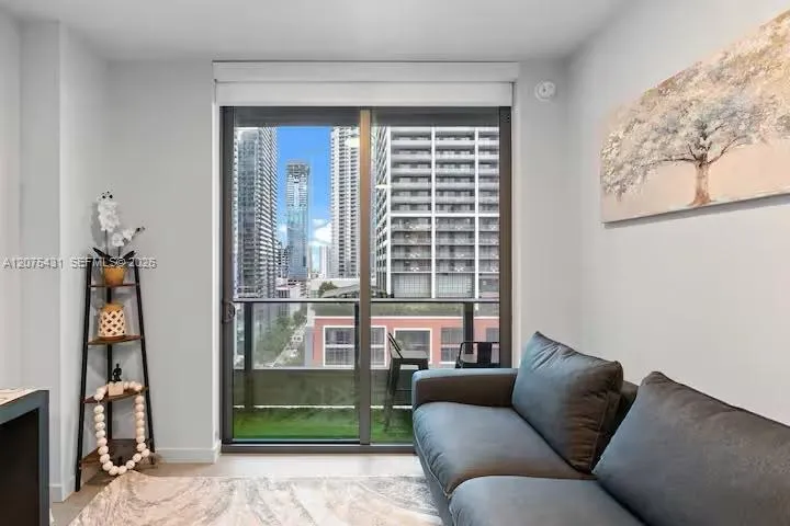 121 NE 5th St #1711 Miami, FL 33132
