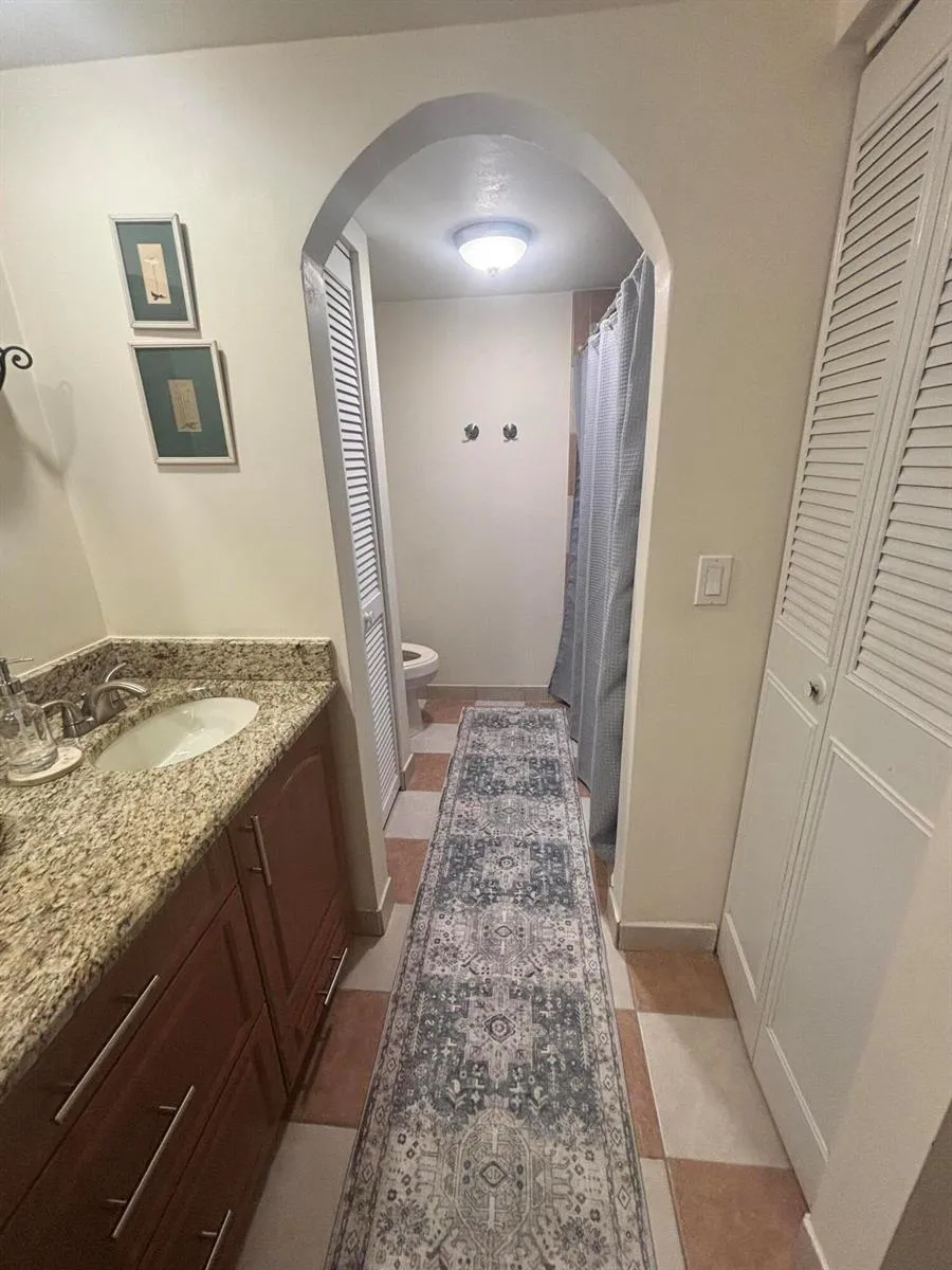 113 W LAKE ARBOR DRIVE Palm Springs, FL 33461