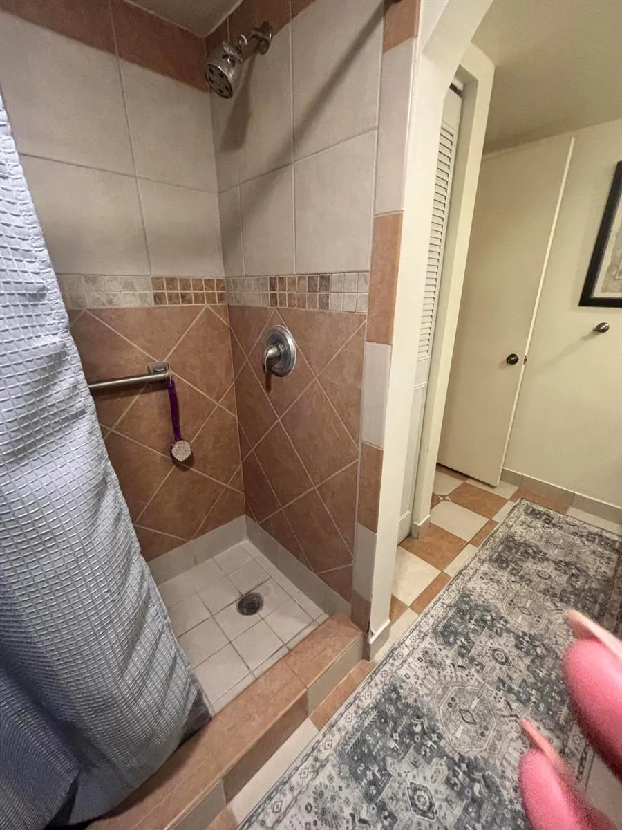 113 W LAKE ARBOR DRIVE Palm Springs, FL 33461