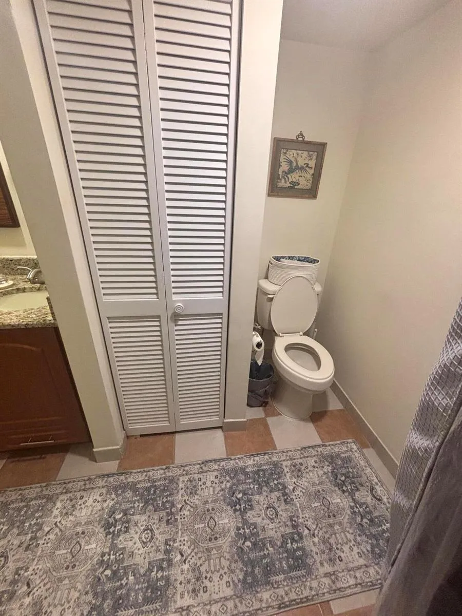 113 W LAKE ARBOR DRIVE Palm Springs, FL 33461