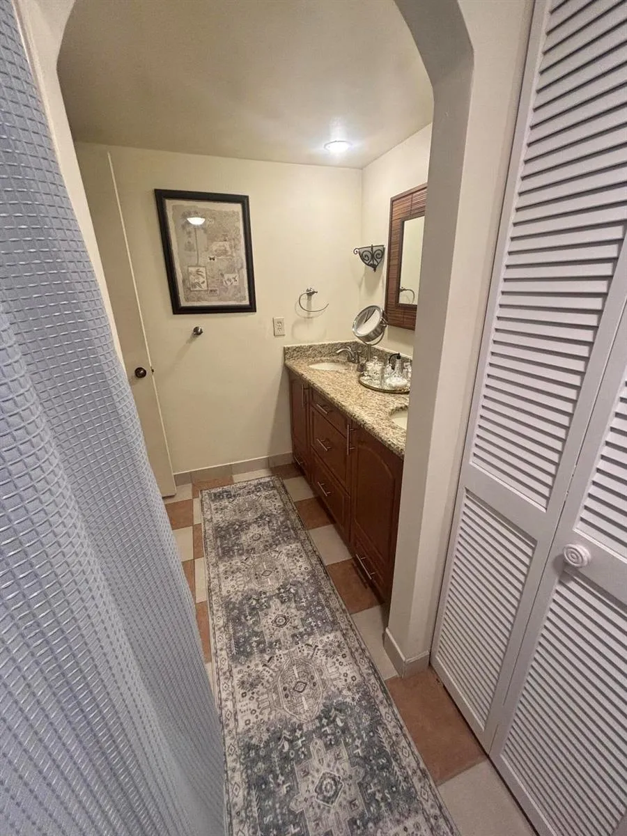 113 W LAKE ARBOR DRIVE Palm Springs, FL 33461