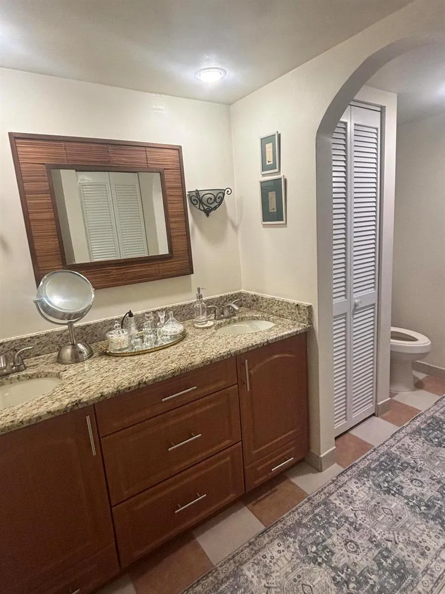 113 W LAKE ARBOR DRIVE Palm Springs, FL 33461