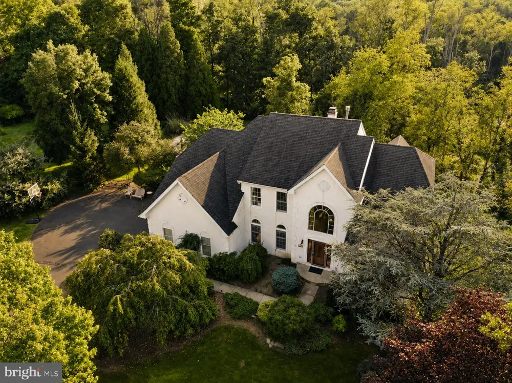 12 BROCKTON Ringoes, NJ 08551