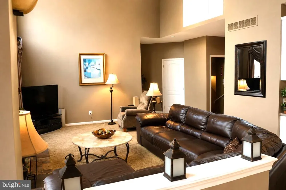 12 BROCKTON Ringoes, NJ 08551