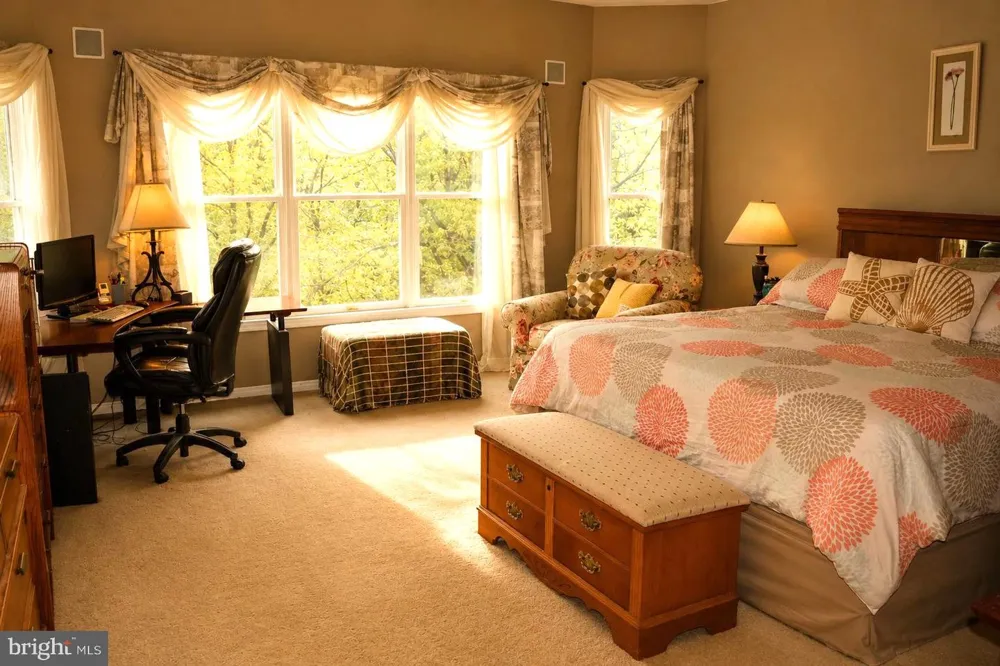 12 BROCKTON Ringoes, NJ 08551