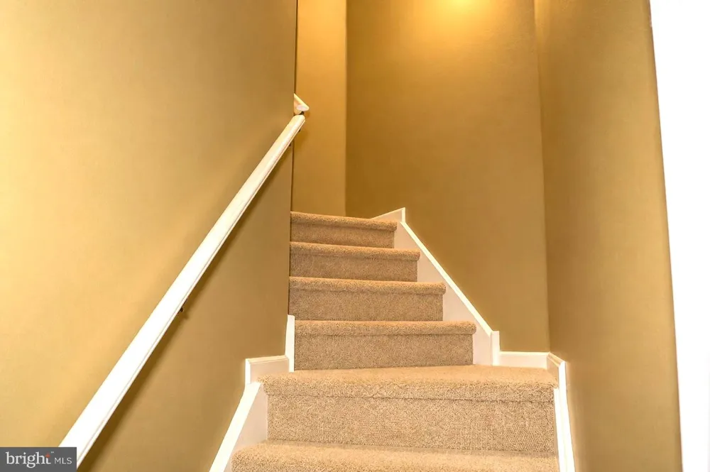 12 BROCKTON Ringoes, NJ 08551