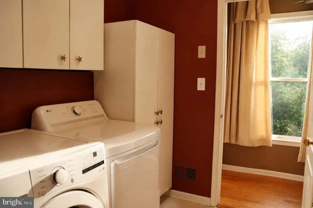 12 BROCKTON Ringoes, NJ 08551