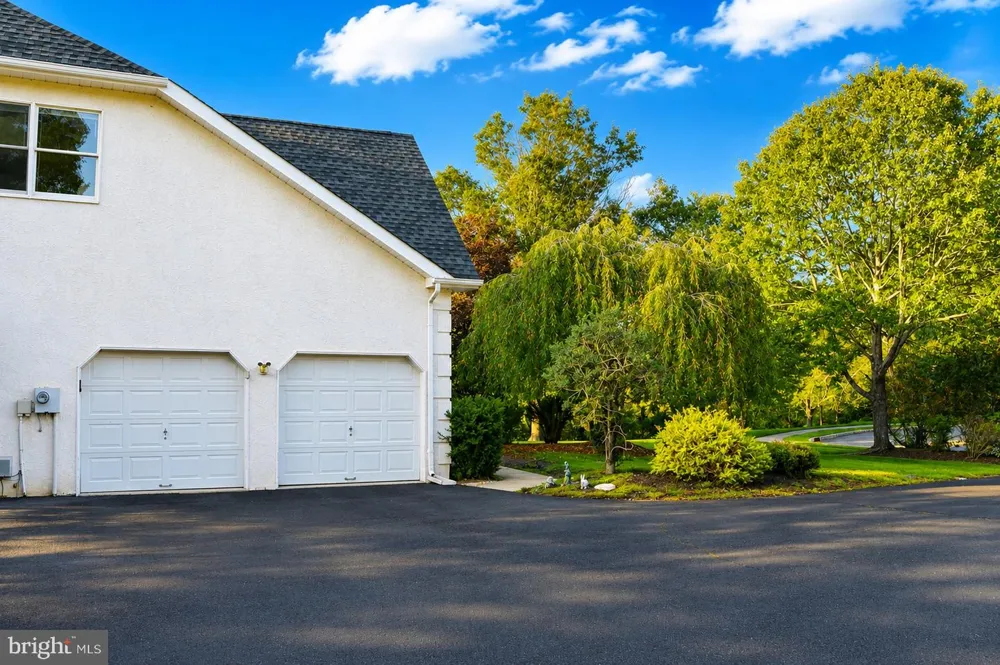 12 BROCKTON Ringoes, NJ 08551