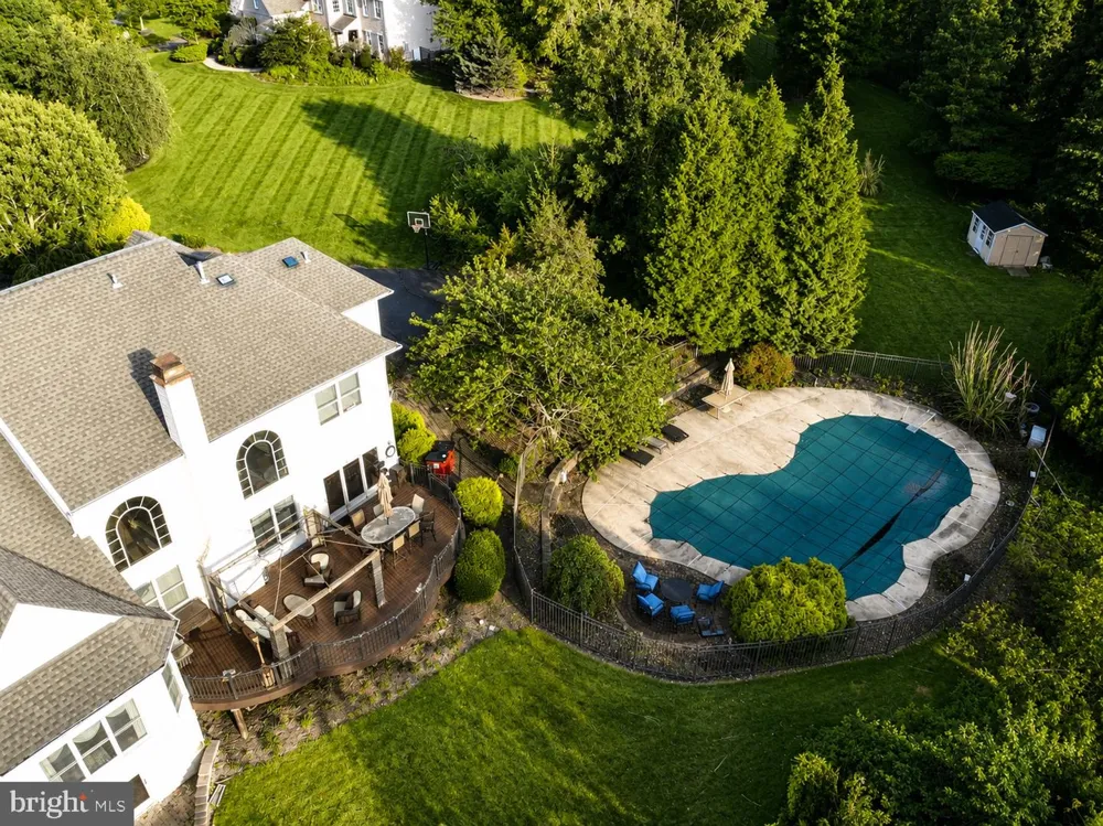 12 BROCKTON Ringoes, NJ 08551