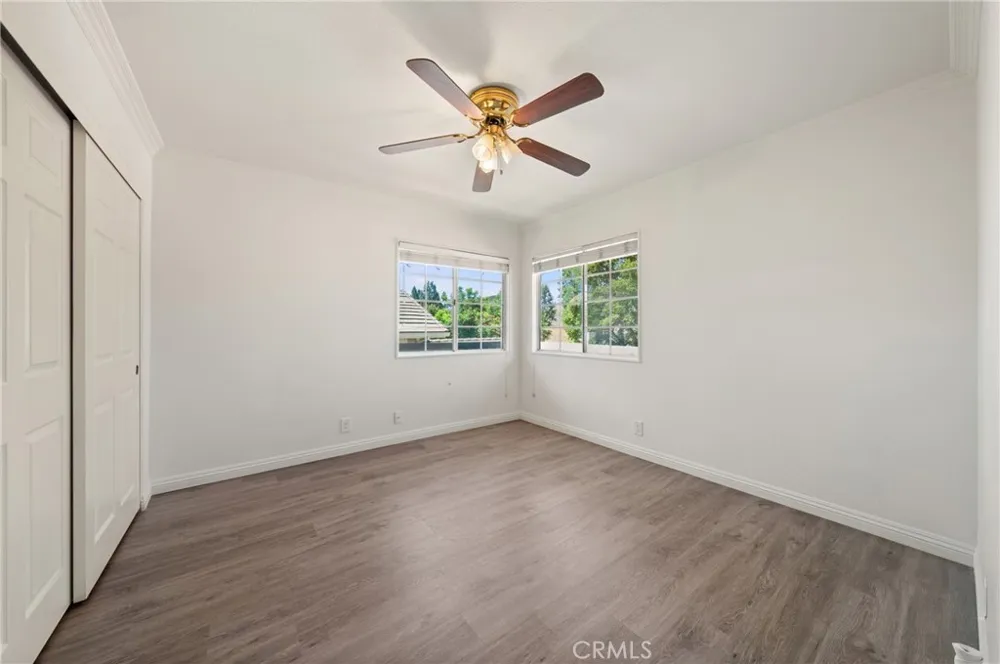 914 Sterling Oaks Court Oak Park, CA 91377