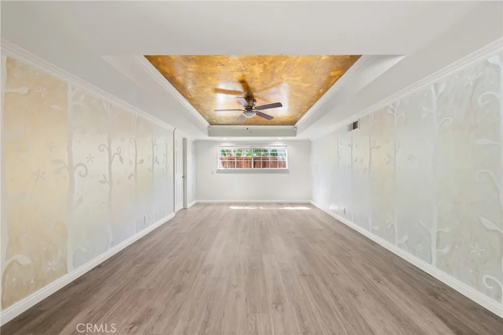 914 Sterling Oaks Court Oak Park, CA 91377