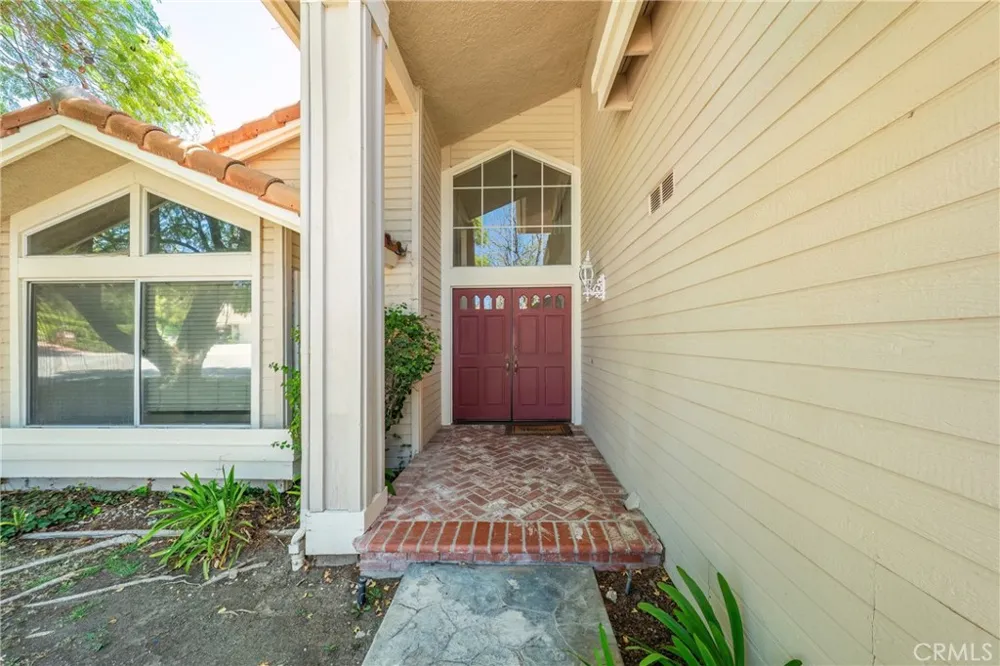 914 Sterling Oaks Court Oak Park, CA 91377