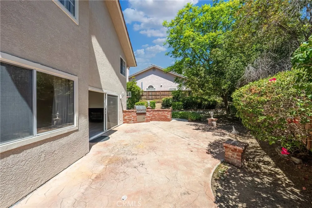 914 Sterling Oaks Court Oak Park, CA 91377