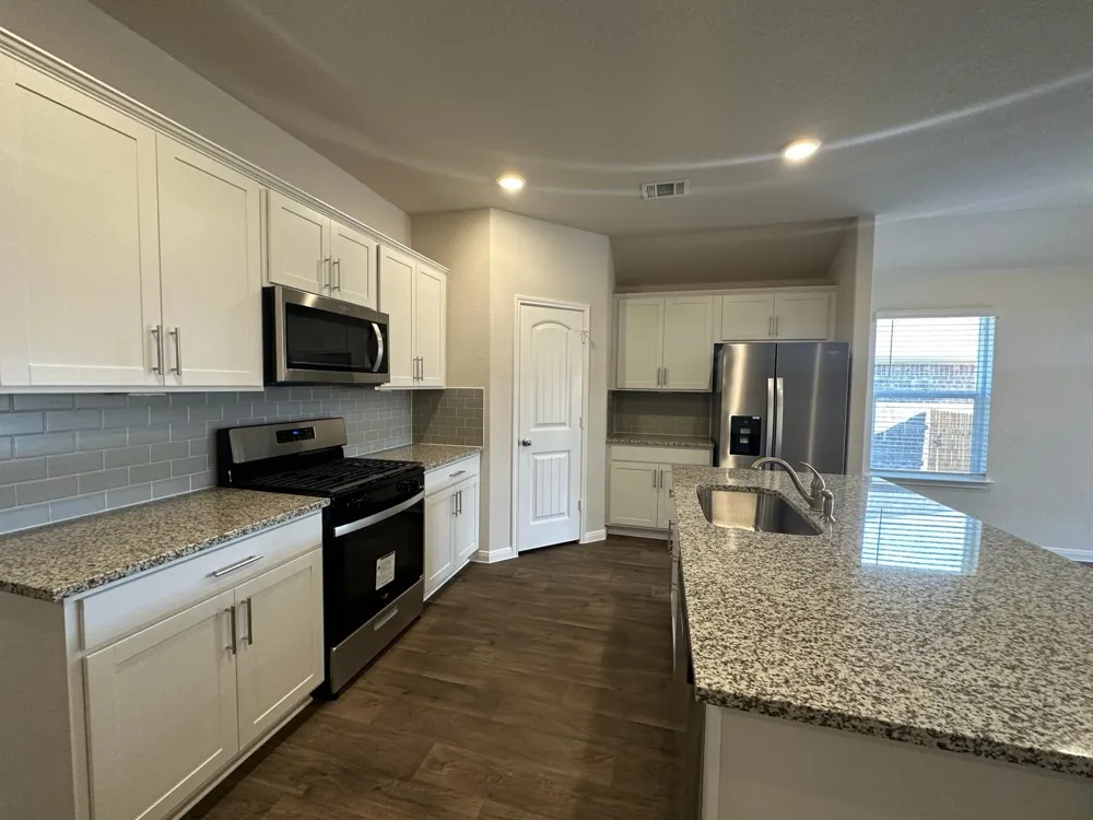 113 BRIGGS LANE San Marcos, TX 78666
