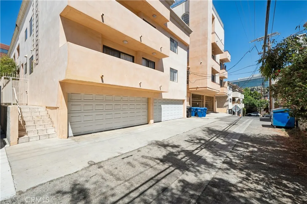 11816 Gorham #113 Los Angeles, CA 90049