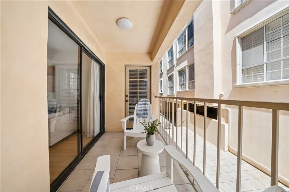 11816 Gorham #113 Los Angeles, CA 90049