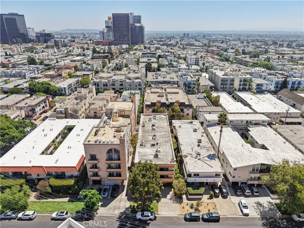 11816 Gorham #113 Los Angeles, CA 90049