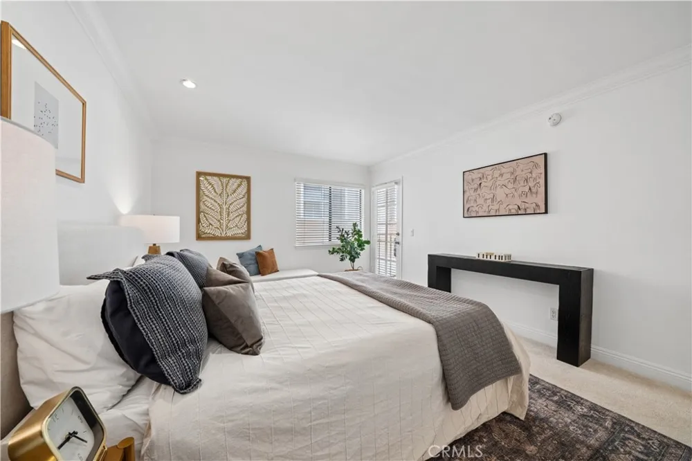 11816 Gorham #113 Los Angeles, CA 90049