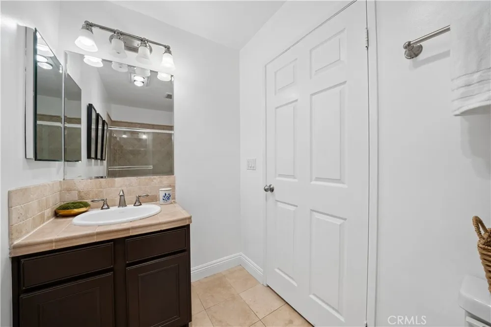 11816 Gorham #113 Los Angeles, CA 90049