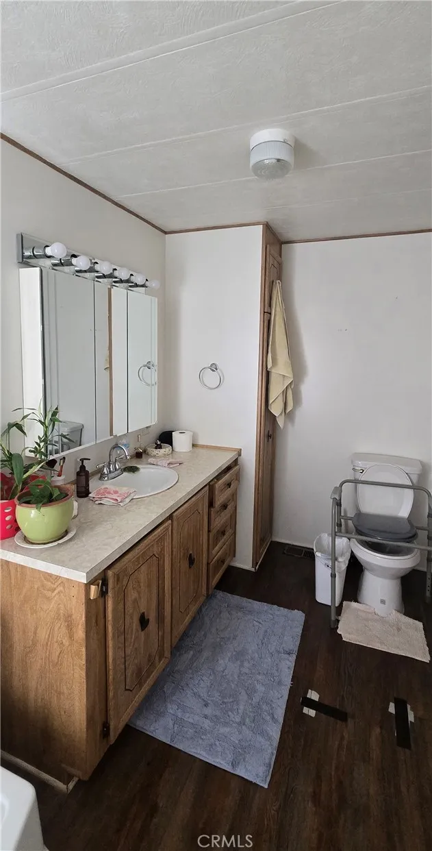 21001 Plummer #21 Chatsworth, CA 91311