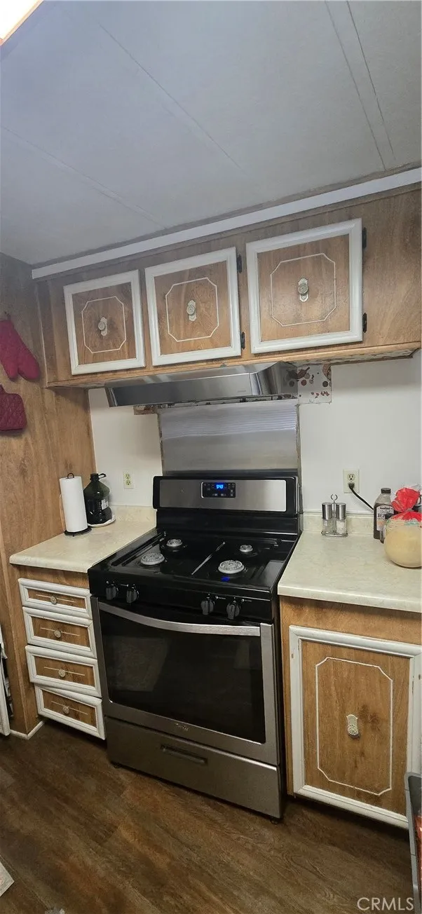 21001 Plummer #21 Chatsworth, CA 91311