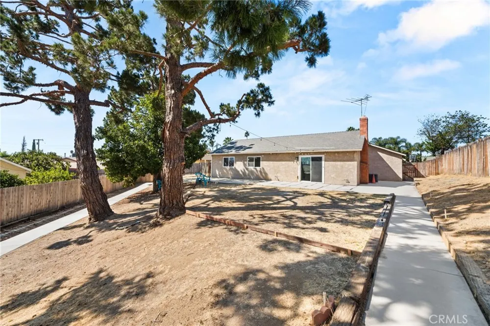 10021 Diamond Head Riverside, CA 92503