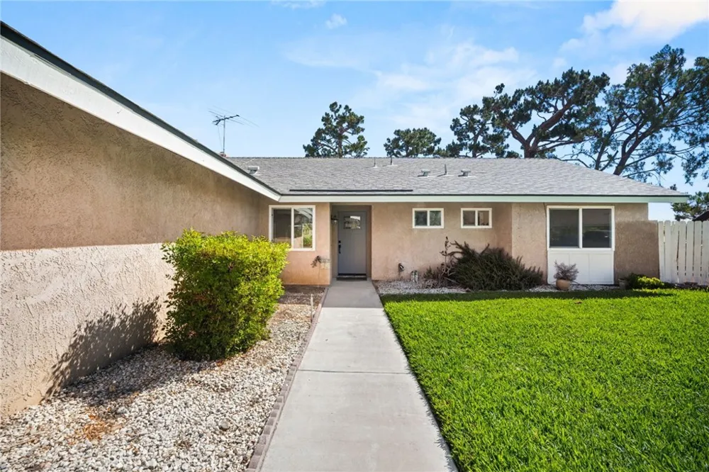 10021 Diamond Head Riverside, CA 92503