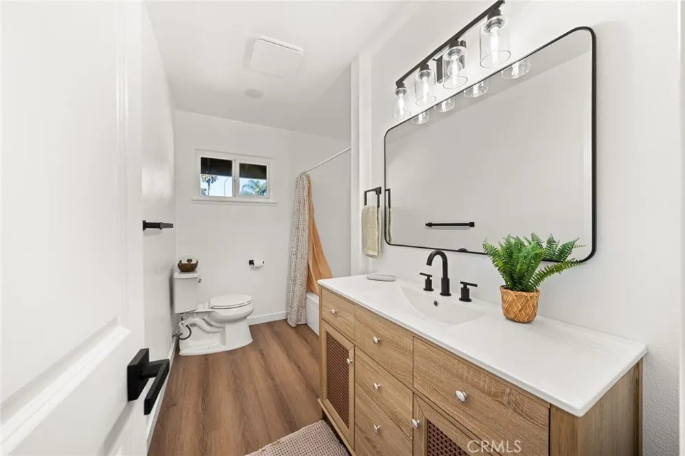 10021 Diamond Head Riverside, CA 92503