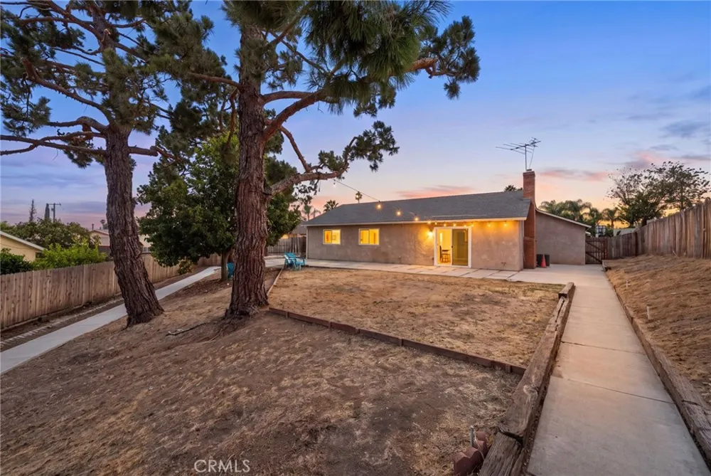 10021 Diamond Head Riverside, CA 92503