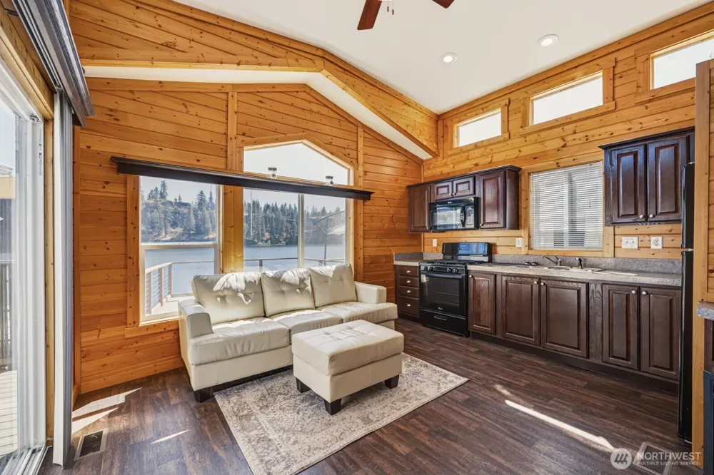 18617 W Williams Lake Road Road #35B Cheney, WA 99004