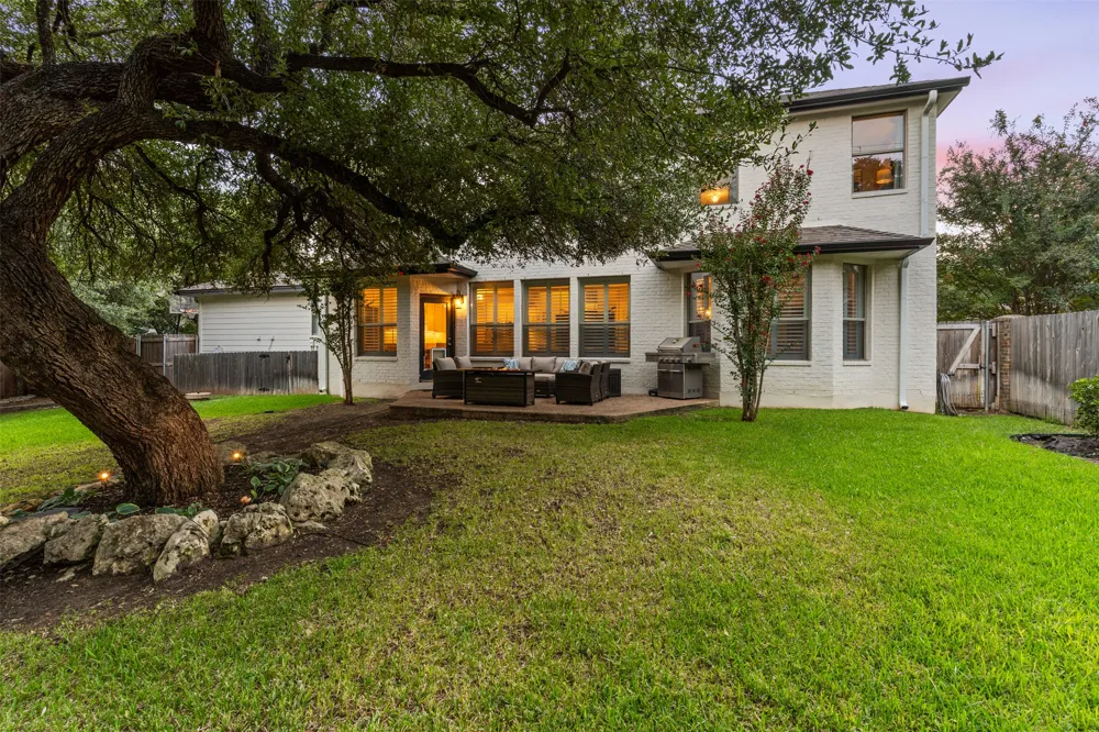 842 Sunfish Street Lakeway, TX 78734