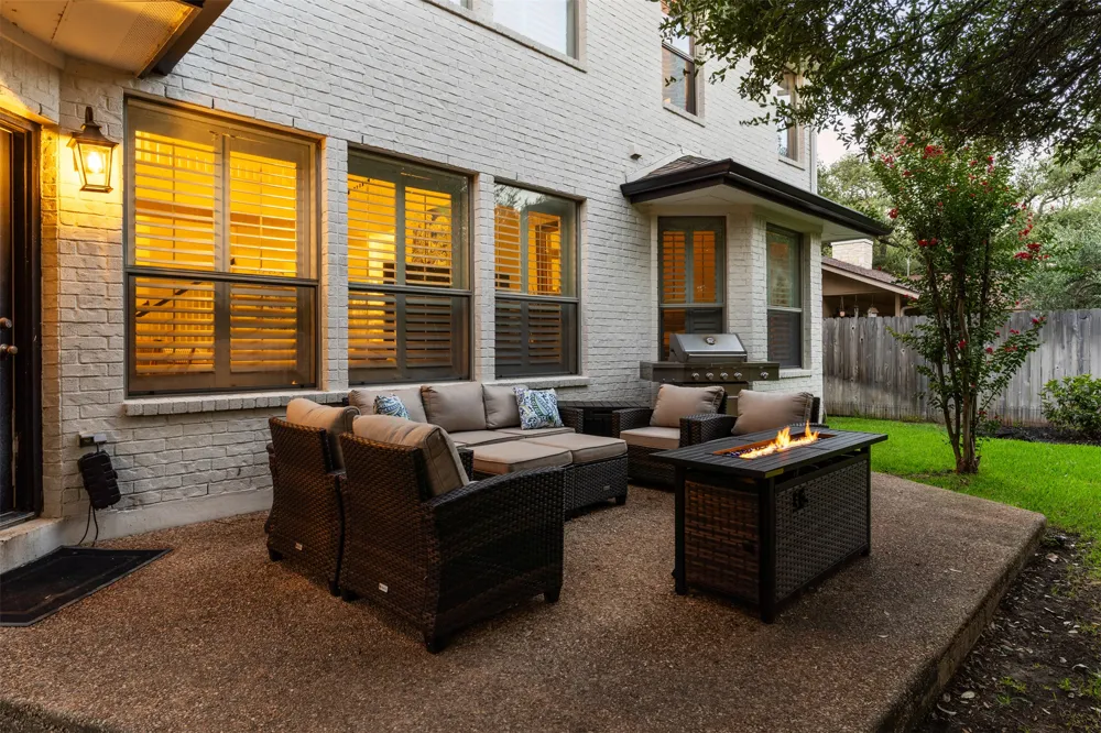 842 Sunfish Street Lakeway, TX 78734