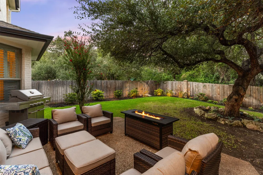 842 Sunfish Street Lakeway, TX 78734