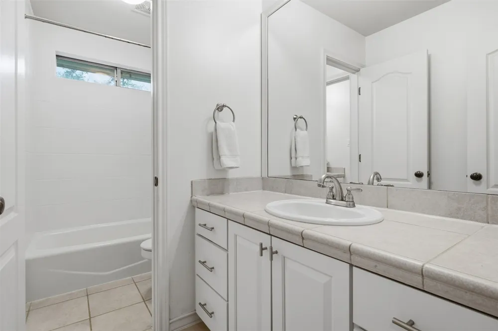 842 Sunfish Street Lakeway, TX 78734