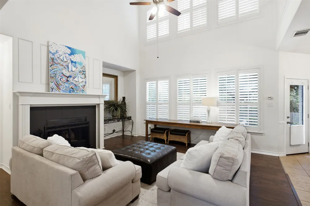 842 Sunfish Street Lakeway, TX 78734