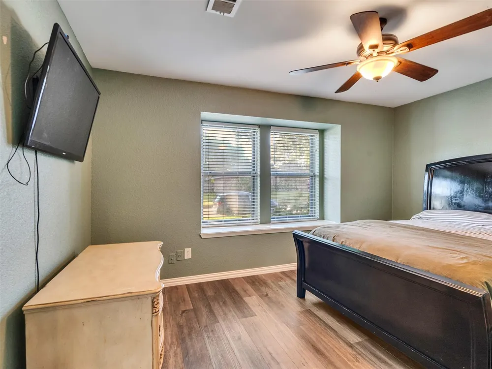 1208 Piney Woods Drive Friendswood, TX 77546