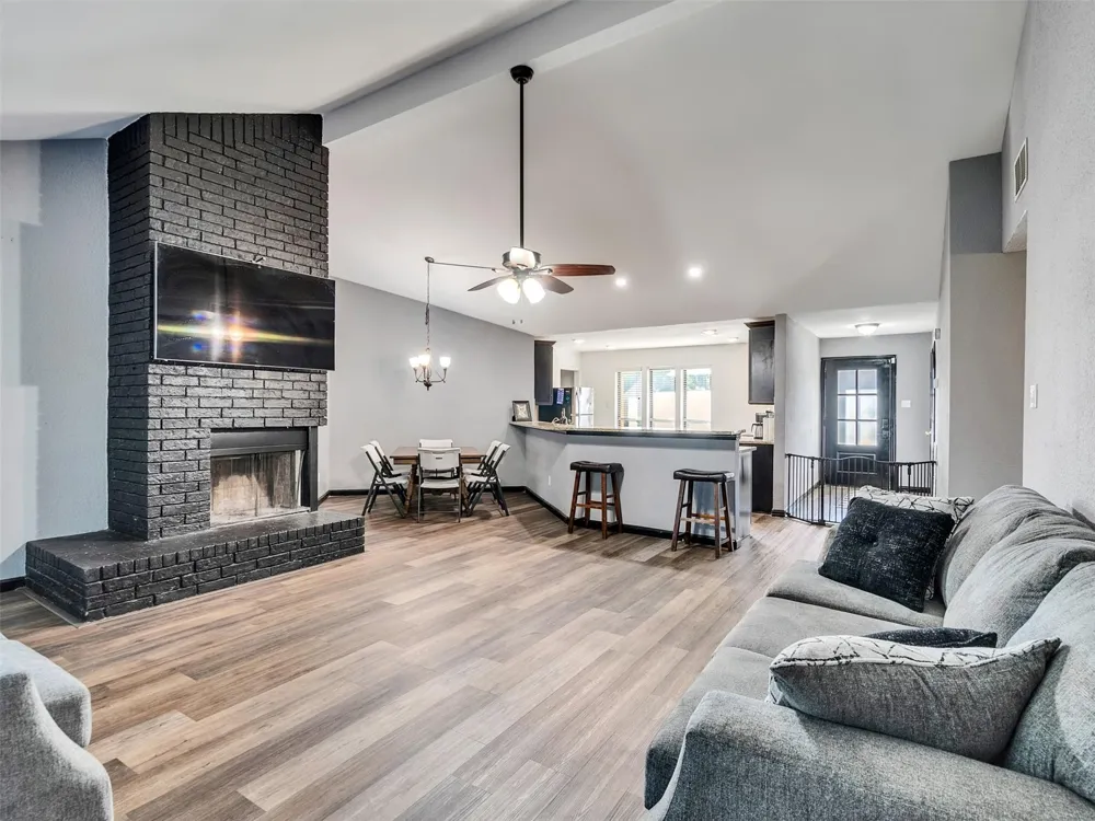1208 Piney Woods Drive Friendswood, TX 77546