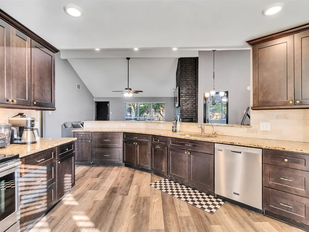 1208 Piney Woods Drive Friendswood, TX 77546