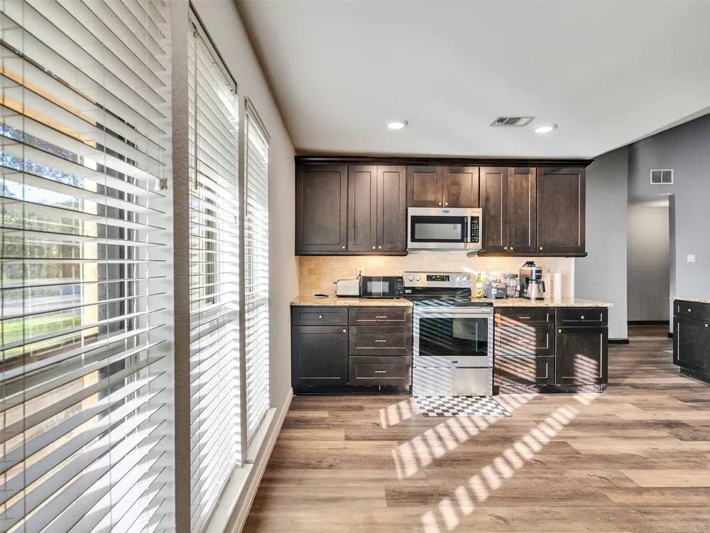 1208 Piney Woods Drive Friendswood, TX 77546