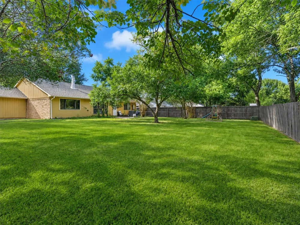 1208 Piney Woods Drive Friendswood, TX 77546