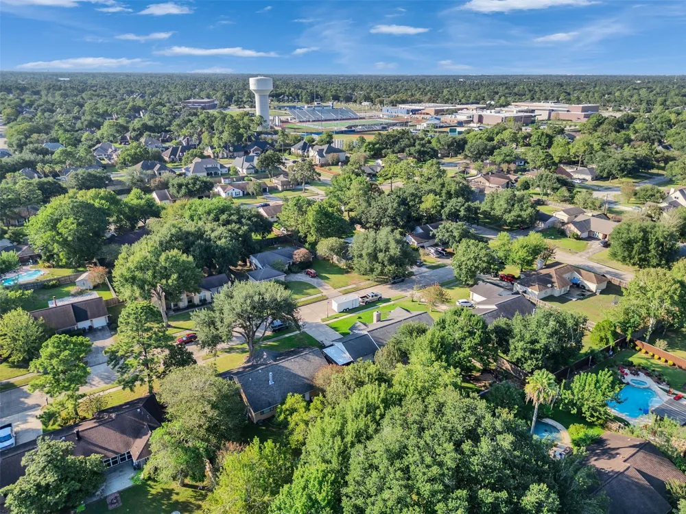 1208 Piney Woods Drive Friendswood, TX 77546