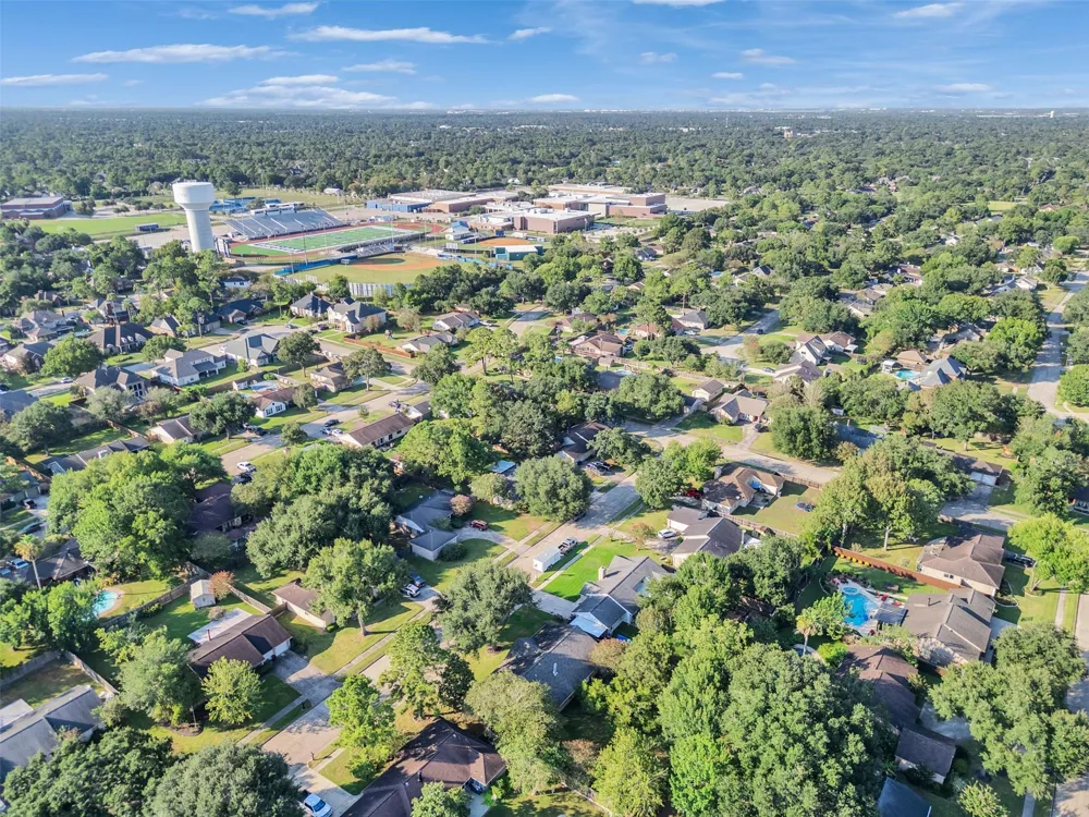 1208 Piney Woods Drive Friendswood, TX 77546
