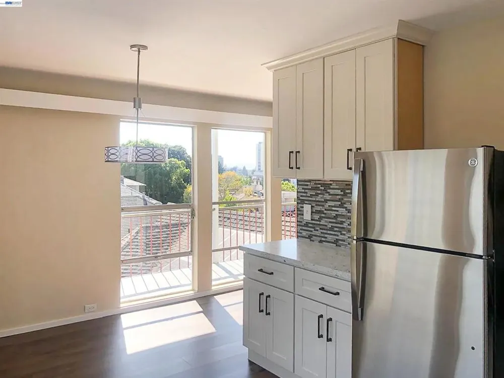 3815 Harrison St Oakland, CA 94611