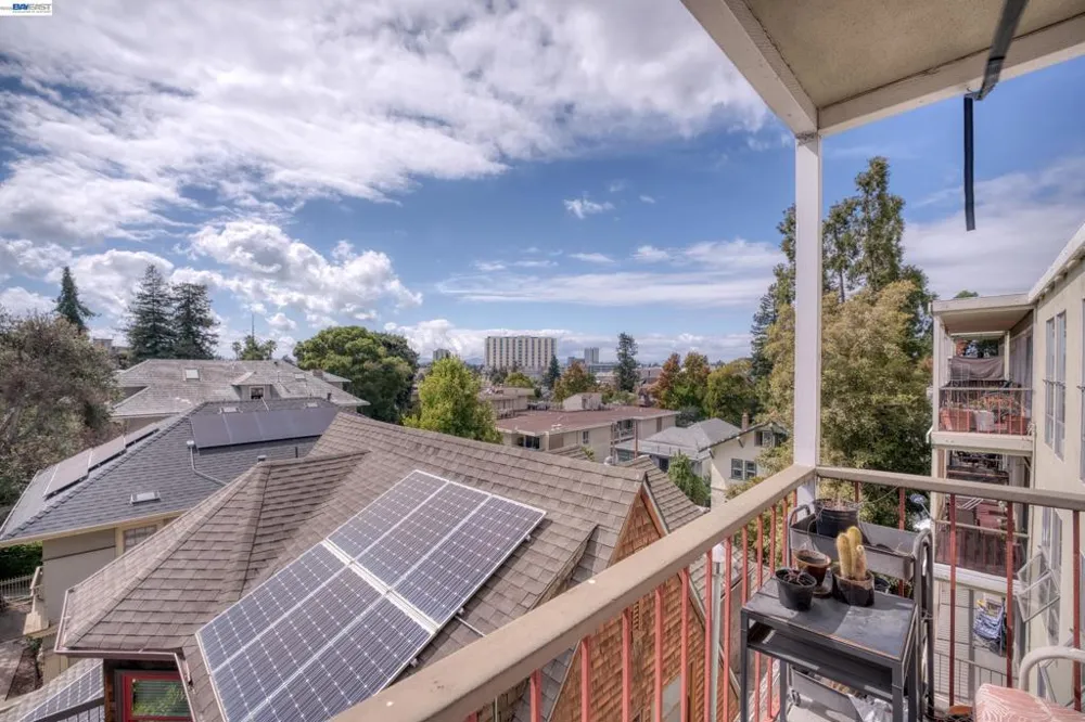 3815 Harrison St Oakland, CA 94611