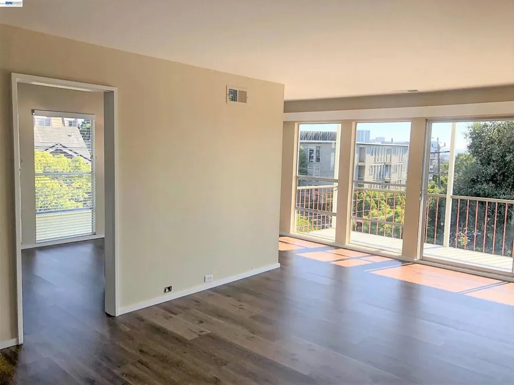 3815 Harrison St Oakland, CA 94611
