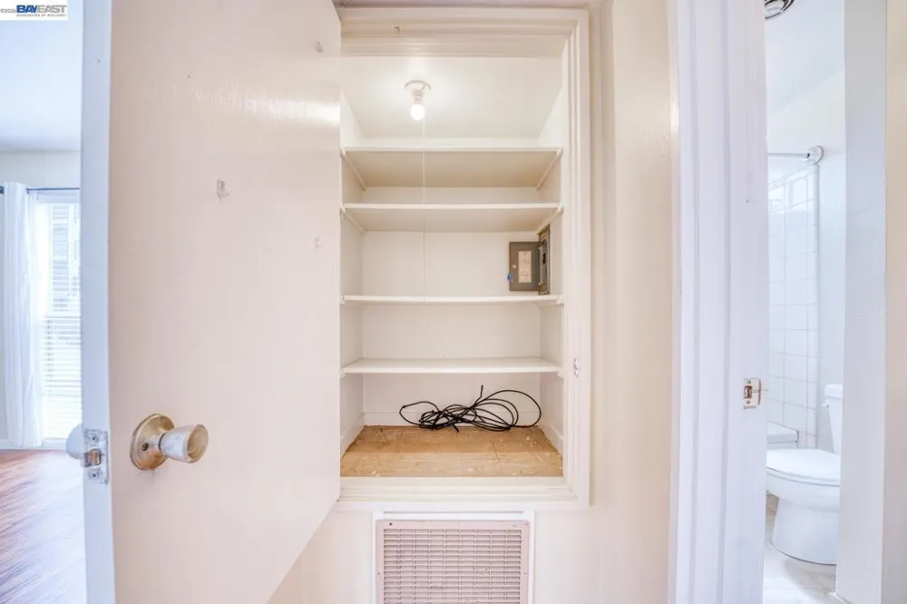 3815 Harrison St Oakland, CA 94611